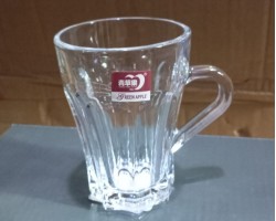 طقم 6 كاسات زجاج سادة تقليدي مع يد مثلث HUAIBO H-019 طقم 6 كاسات زجاج سادة تقليدي مع يد مثلث HUAIBO H-019